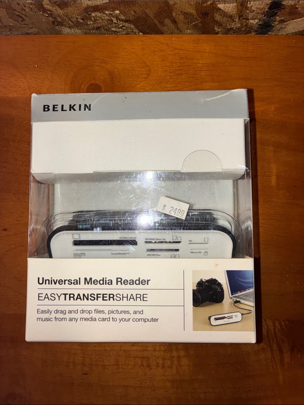 Belkin Universal Media Reader in White and Black